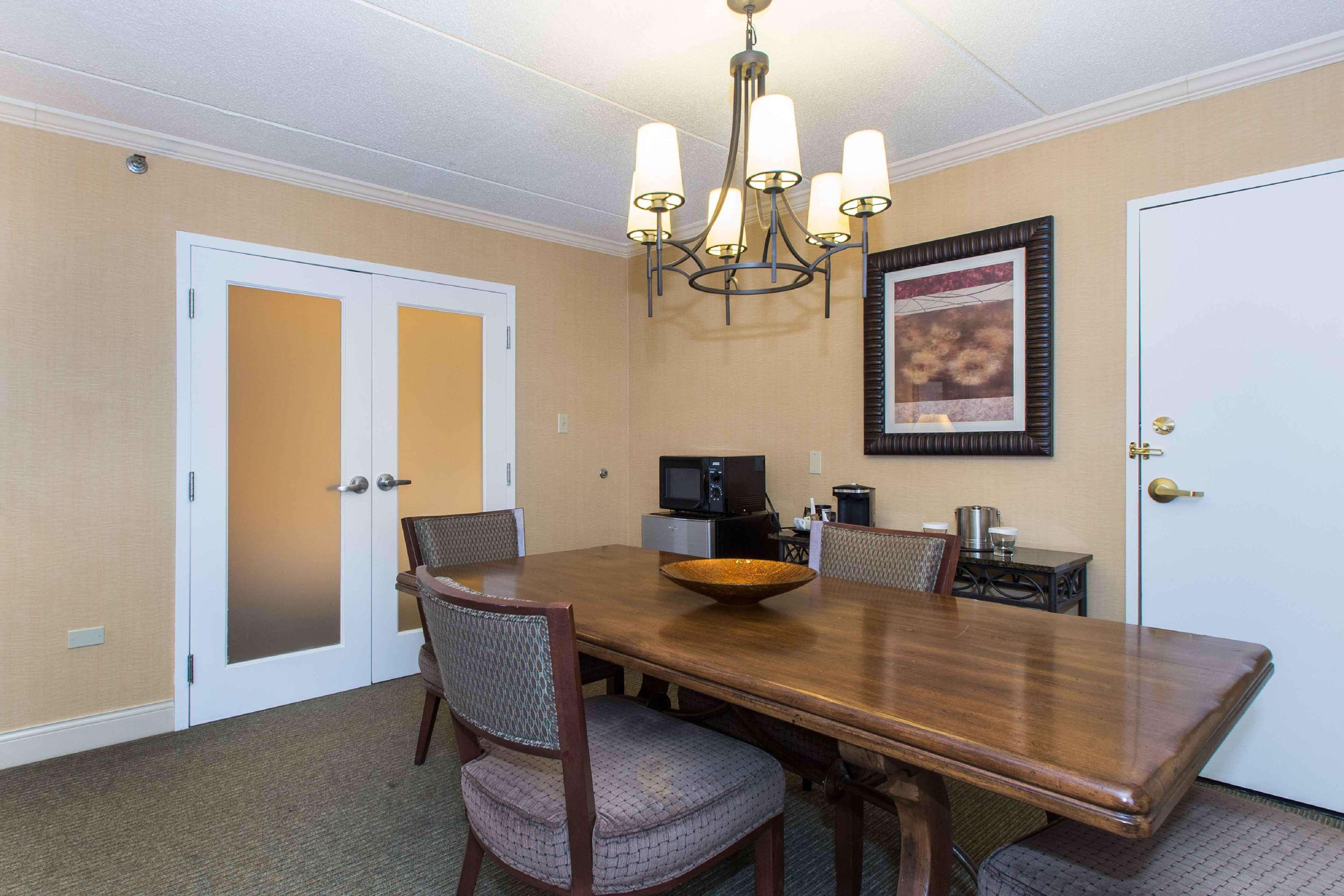 Doubletree By Hilton Cleveland East Beachwood Εξωτερικό φωτογραφία