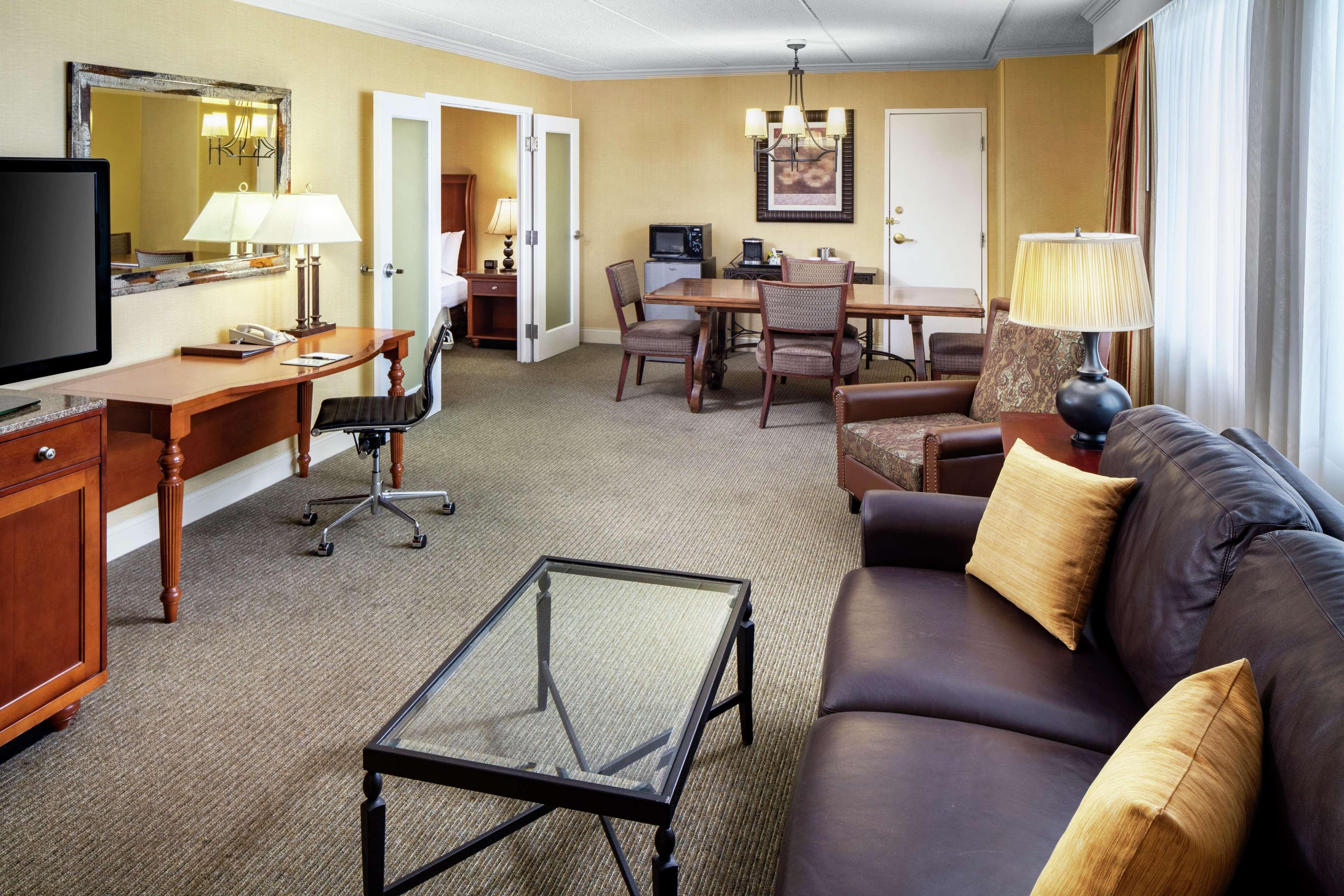 Doubletree By Hilton Cleveland East Beachwood Εξωτερικό φωτογραφία
