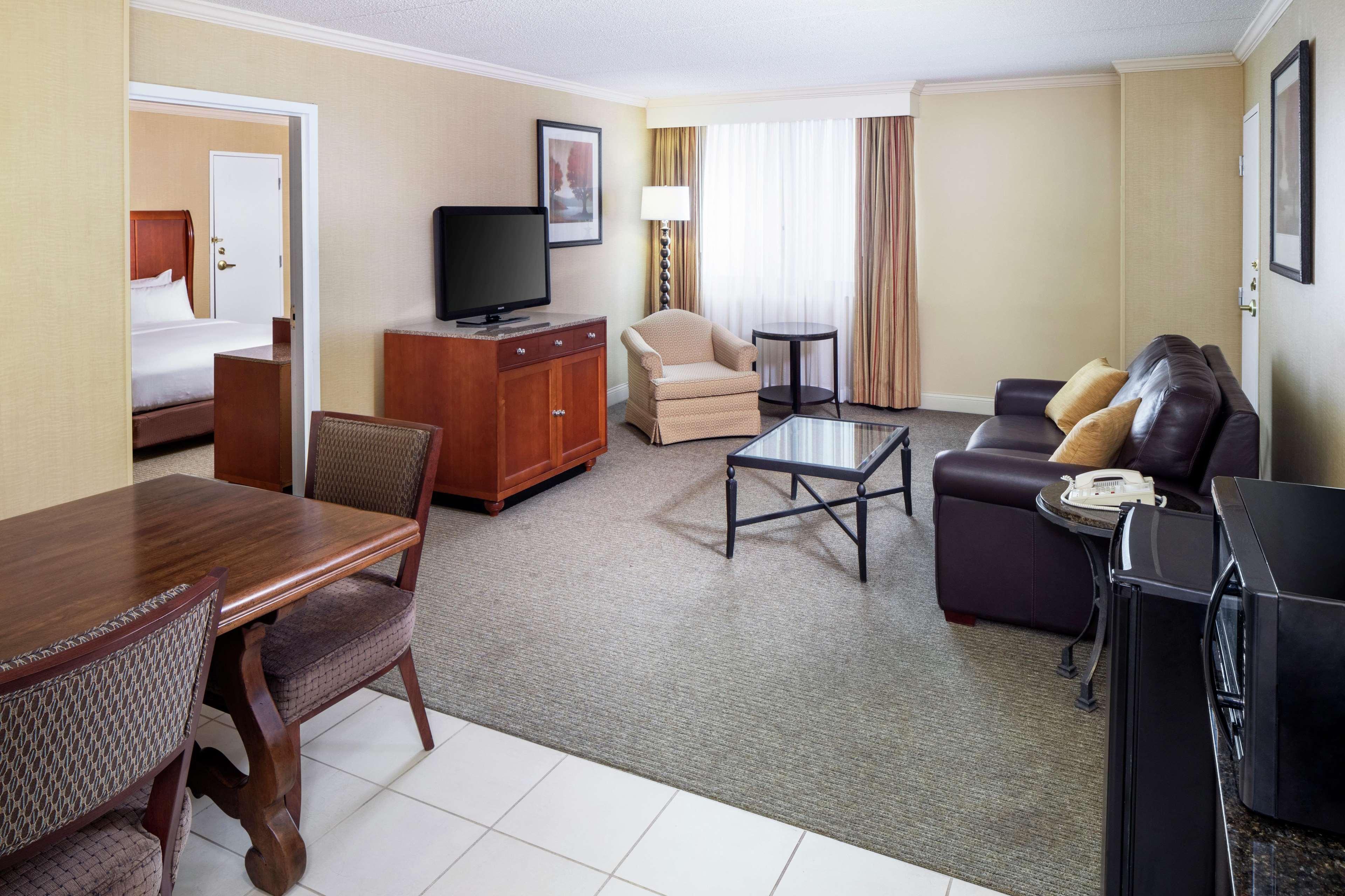 Doubletree By Hilton Cleveland East Beachwood Εξωτερικό φωτογραφία